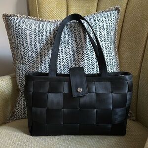 Harvey’s Mercedes Benz Seatbelt Woven Shoulder Bag - Black